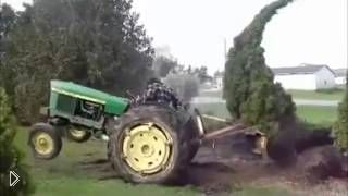 —мотреть онлайн Дерево жестко наказывает тракториста