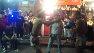 —мотреть онлайн Жестокий уличный тайский бокс