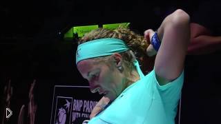 —мотреть онлайн Русская теннисистка отрезала себе волосы во время матча